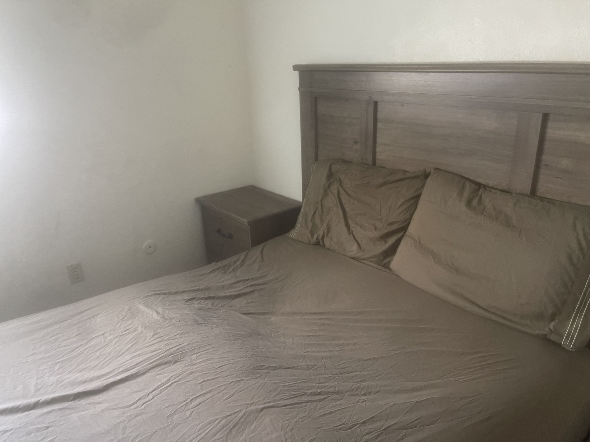 Queen barn style bedroom set