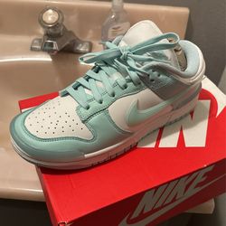 White Nike Dunk Low Twist