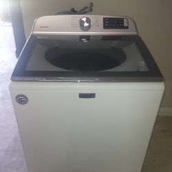 Maytag HE Topload Washer Oversized Capacity 