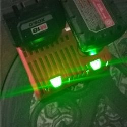 MILWAUKEE CHARGER M12 M18 AND BATTERIES