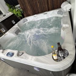 Hot Tub / Spa