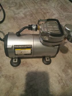 Airbrush compressor an kit