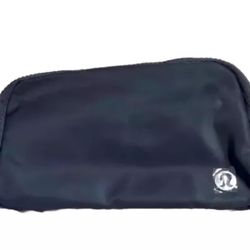 NWT Lululemon Everywhere Belt Bag 1L Black