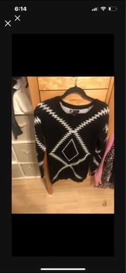 Black and White Geometric Knit Sweater