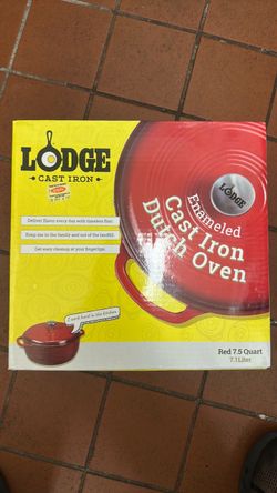Lodge 7.5 quart Dutch oven