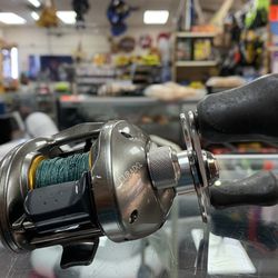 Shimano Fishing Reel for Sale in Houston, TX - OfferUp