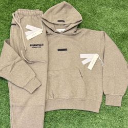 Essential Sweatsuit 