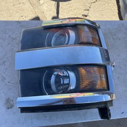 Chevy Silverado 2500 Left Headlight Oem