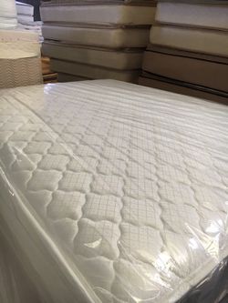 Queen Size Mattress selling to Public