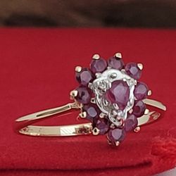 ❤️10k Size 6 Amazing Solid Yellow Gold Ruby and Diamond Ring!/ Anillo de Oro con Rubíes y Diamantes! 👌🎁Post Tags: 10k 14k