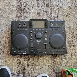 Stant On Turntable DJ Controller