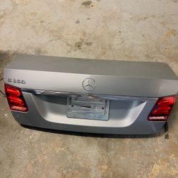 Mercedes e350 trunk