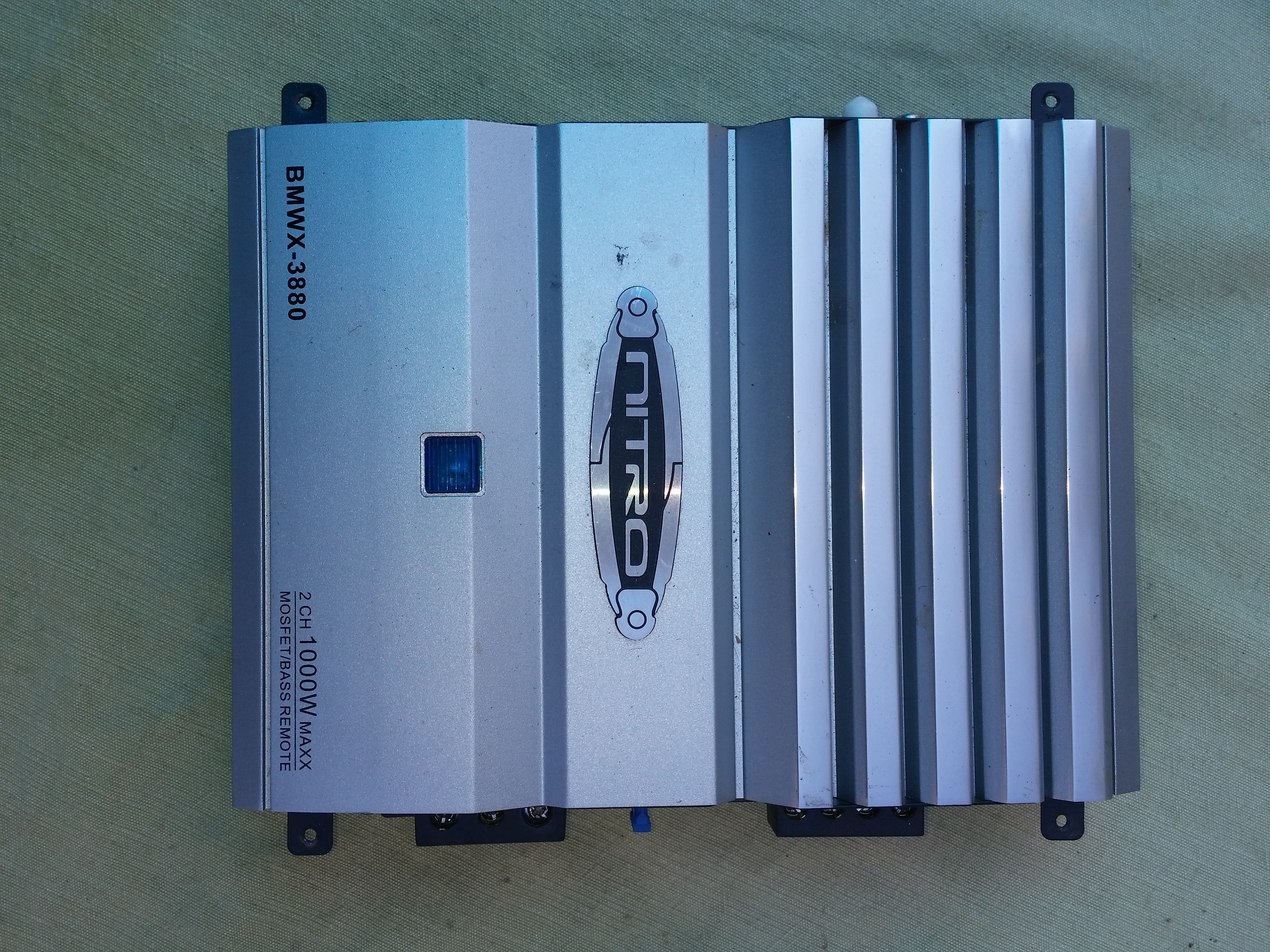 Nitro BMWX-3880. 1000W 2-Channel Mosfet Amplifier