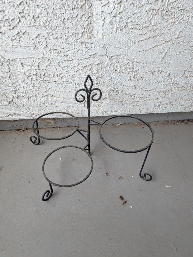 Plant Metal Holder