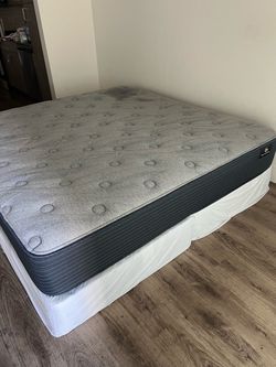 Serta King Size Mattress and Box Spring