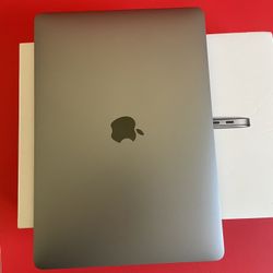 Apple MacBook Air 13 (2020 / M1 Chip) 8GB Ram 512GB SSD (Like New - 96 % Battery Health)