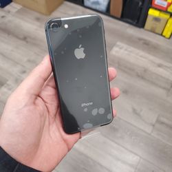 Iphone 8 64gb , Unlocked 🔓 