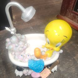 RARE WARNER BROTHERES MUSICAL TWEETY BIRD  BUBBLE BATH WATER  LOONEY TOONE