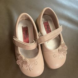 Girl's shoes 🩷