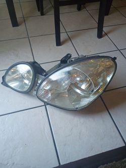 Lexus GS headlight