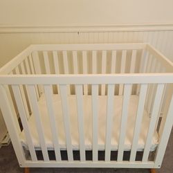 Baby Mini Crib 