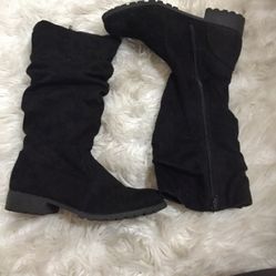 Girls black boots