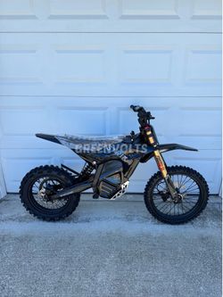 Throne Strike Shadow 72V Electric Dirt Bike