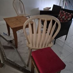 4 dinning room chairs 2 living room side tables mirror and out side patio furniture 