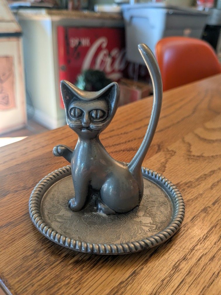 Mid Century Modern/Vintage Metal Kitty Cat Ring Holder, Jewelry Tray