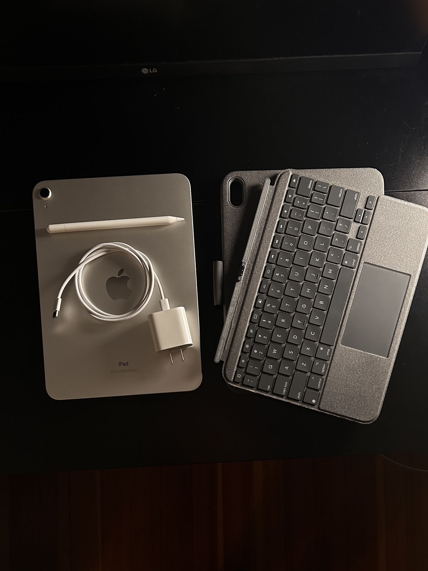 Apple iPad 10th Gen with Keyboard and Pencil