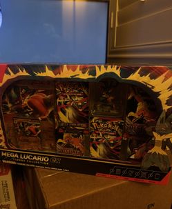 pokemon Mega Lucario ex box