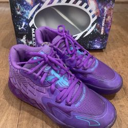 Used Lamelo Queen City Size 9.5