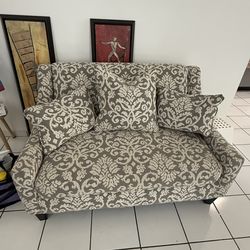 Rooms To go Sofa