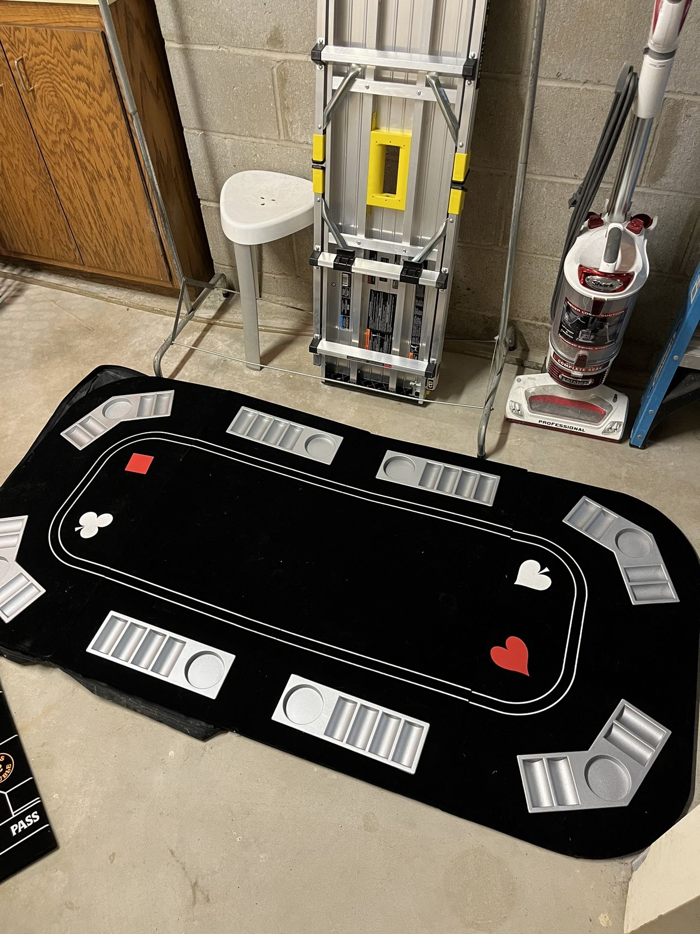 Poker Mat With Chips