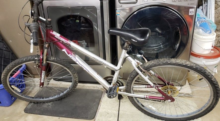 26" mountain bike 18 speed