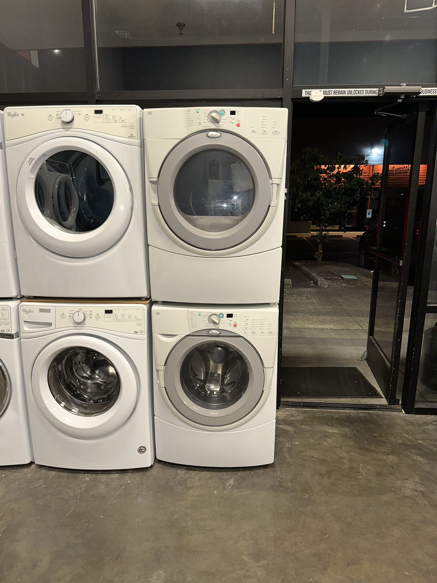 WHIRLPOOL XL CAPACITY WASHER DRYER ELECTRIC SET