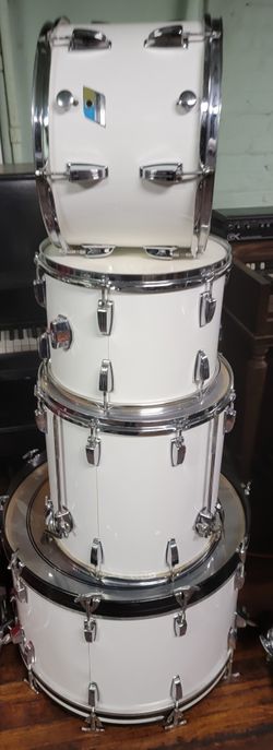 Ludwig White Cortex 70s Pointy Olive Badge