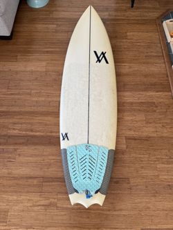 5’11” Short Board With FCS Fin Box