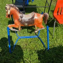 Kids Play Horse 