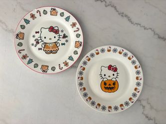 Hello Kitty Silver Buffalo Holiday Plates