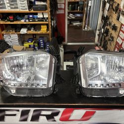 14-21 Toyota Tundra Used Oem Headlights 