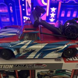 RC Car Goes Up To 30 MPH Comes With Charger 