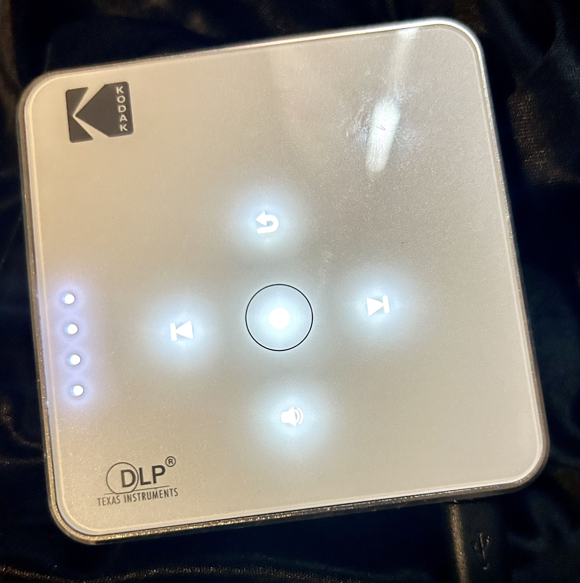 Kodak LUMA 75 Portable Projector