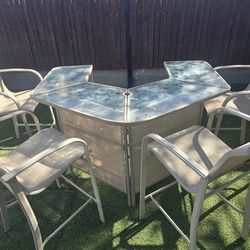 Outdoor Vbar Table