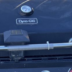Dyna-Glo 4-Burner Propane Gas Grill in Matte Black with TriVantage Multifunctional Cooking System