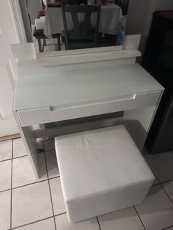 Vanity With Chair