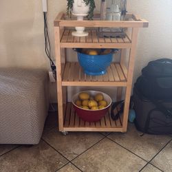 Mueble De Madera Con Llantas 
