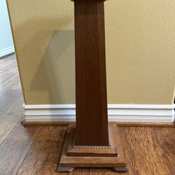 Antique oak pedestal excellent