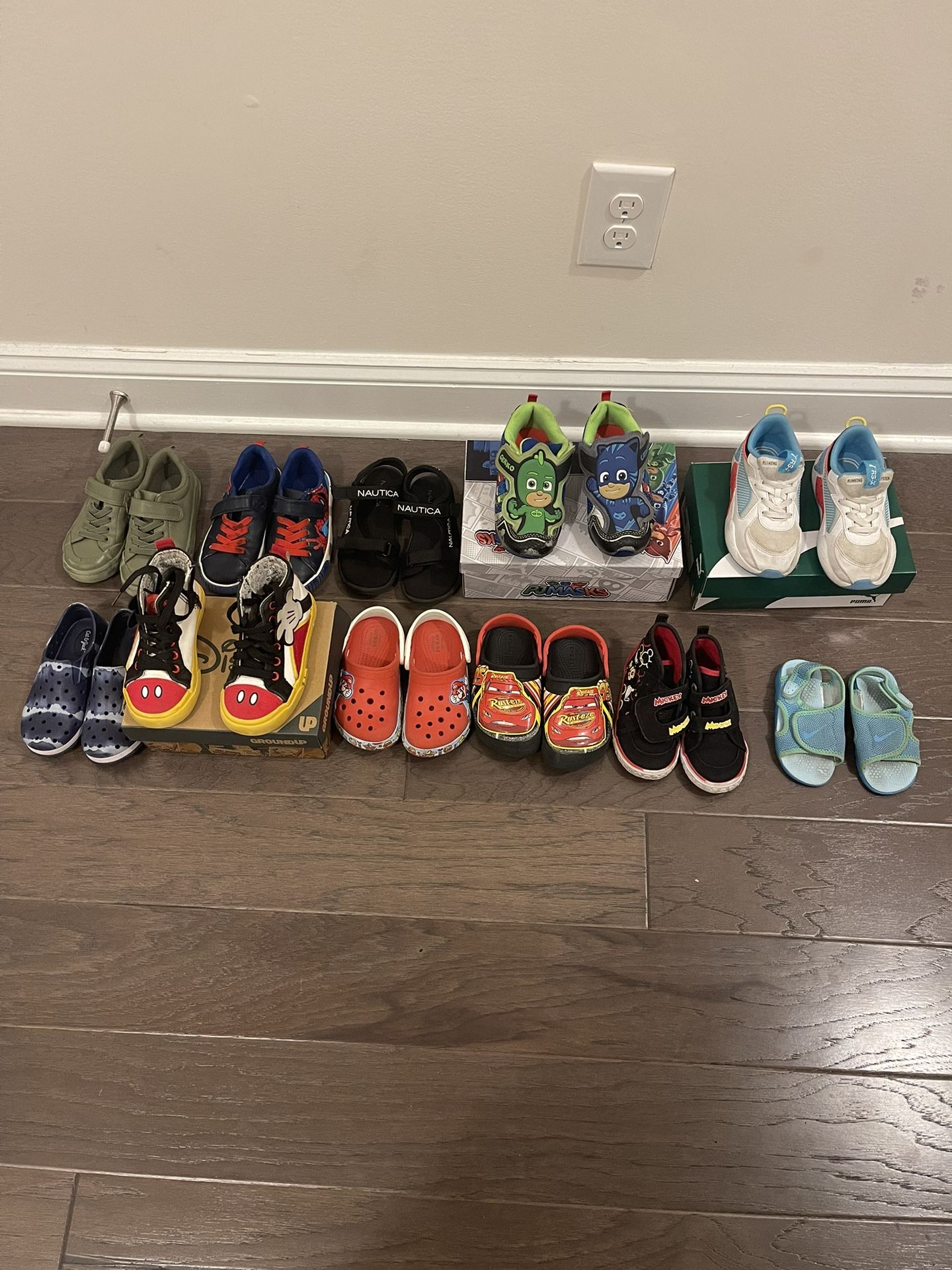 11 Pair Of Boy’s Shoes