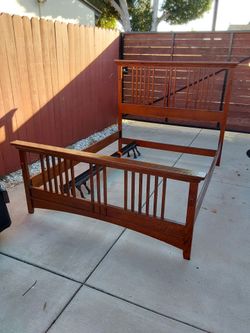 Queen bed frame - Solid wood